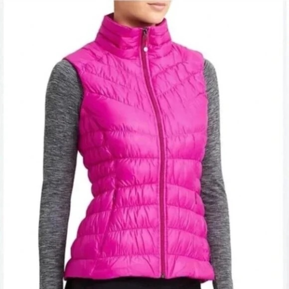Athleta Downalicious Deluxe Down Fill Puffer Vest Jacket Size M Electric Fuchsia - Picture 1 of 8